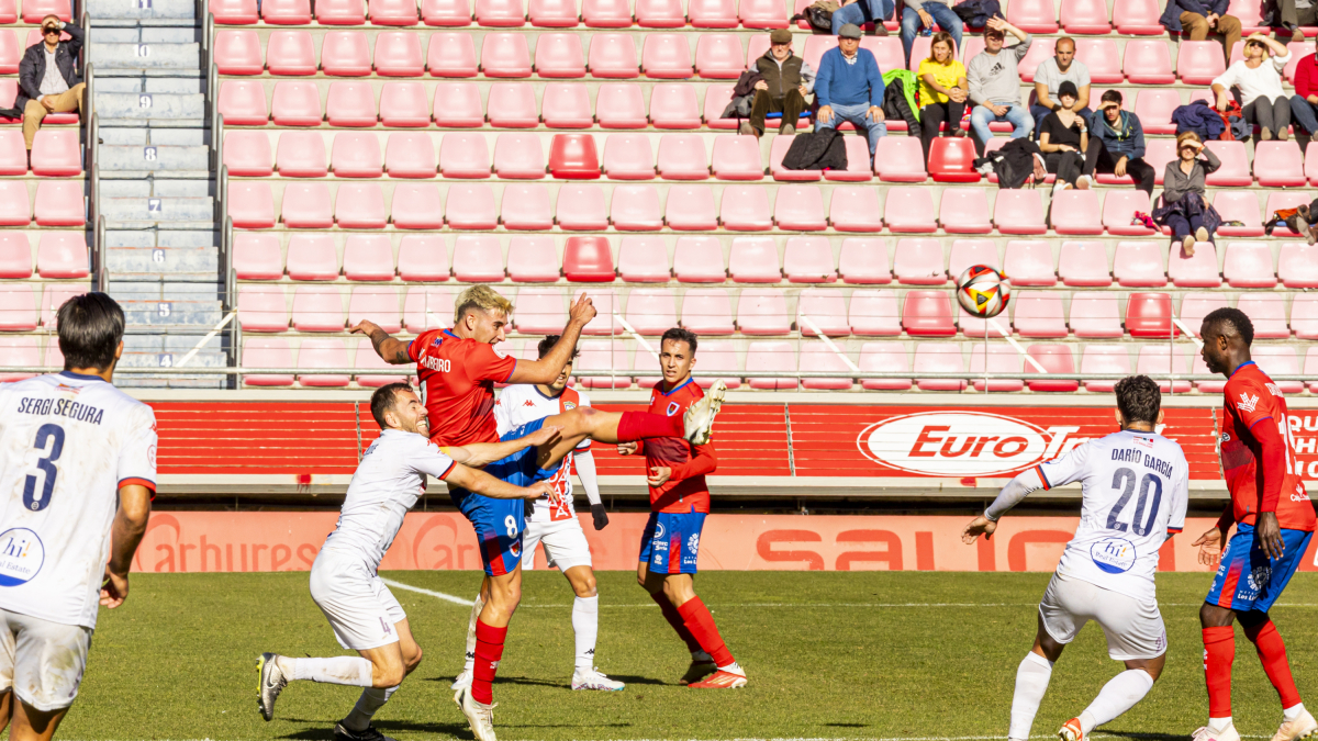 Las opciones para suplir a Moustapha pasan por Ribeiro y Diamanka.