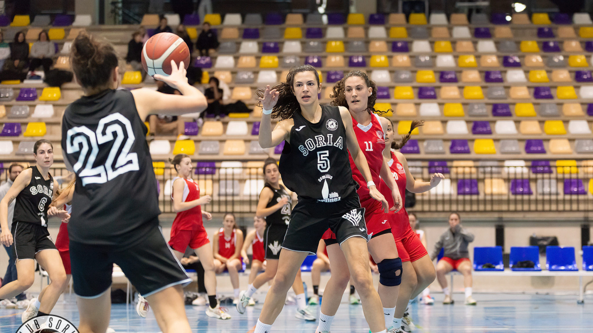 La soriana Laura González es habitual en los quintetos del Semillas Adolfo Martínez.