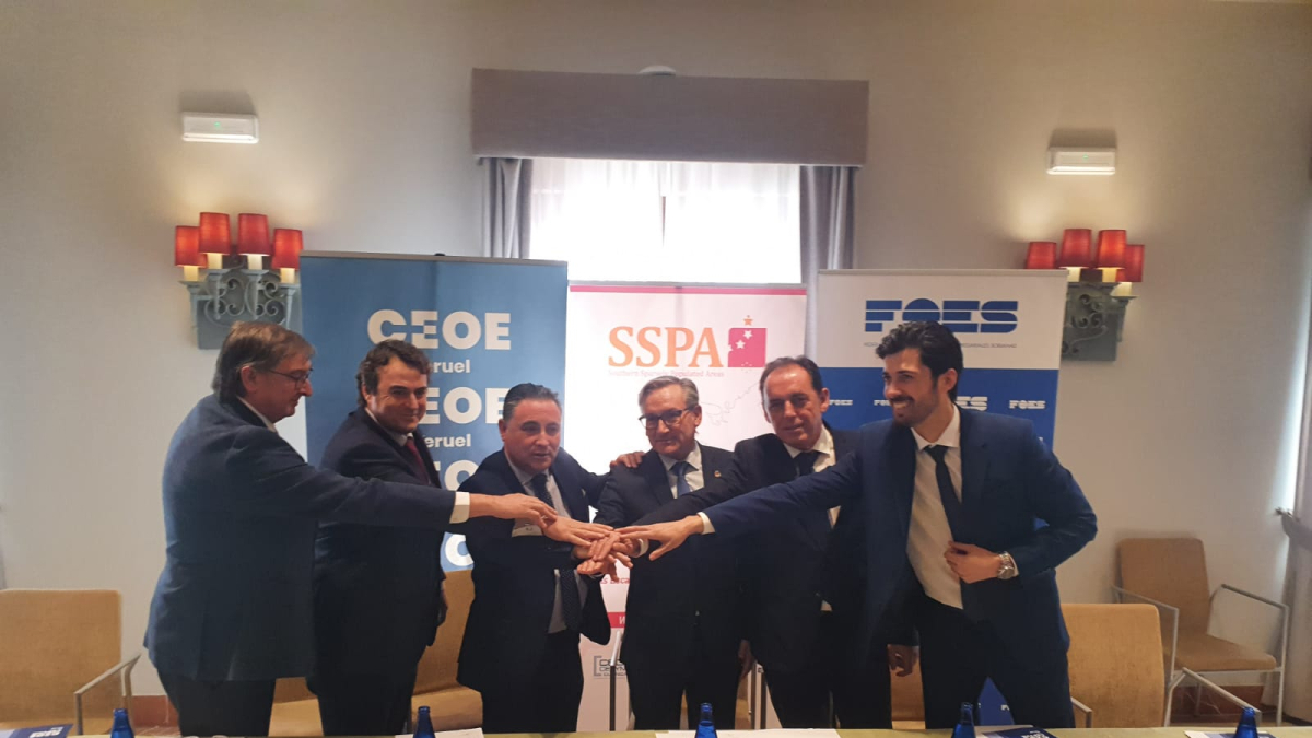 Firma del convenio entre las Diputaciones de Soria, Cuenca y Teruel y las patronales para apoyar la red SSPA.
