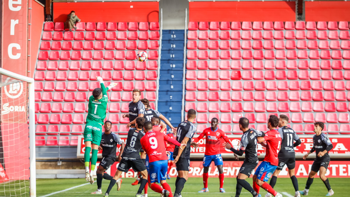 Imagen del partido del Numancia ante el Sanse de la primera vuelta.
