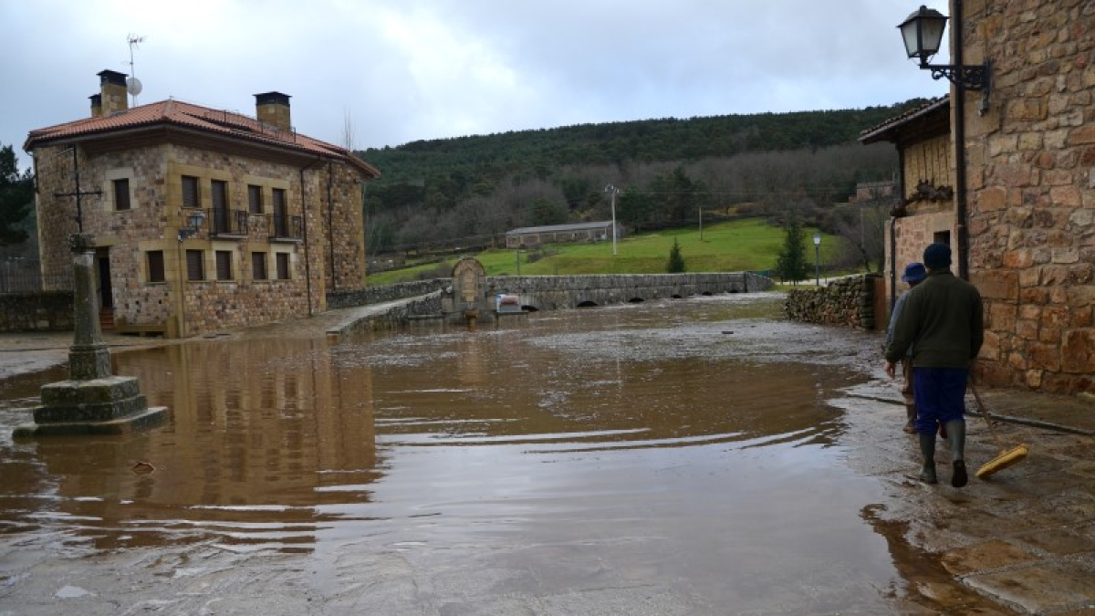 Plaza de Salduero inundada.