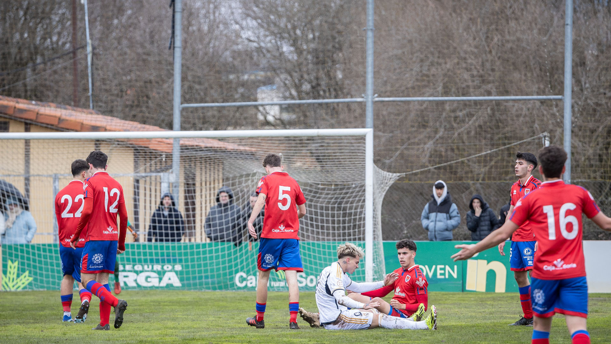 El Numancia Juvenil sigue hundido en la tabla y se complica sobremanera la permanencia.