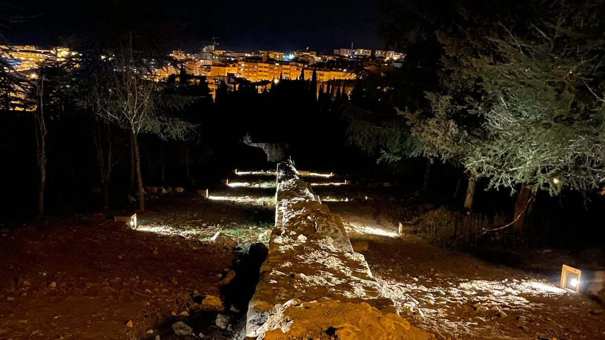 Pruebas de la iluminación de la muralla de Soria en la zona del Castillo.