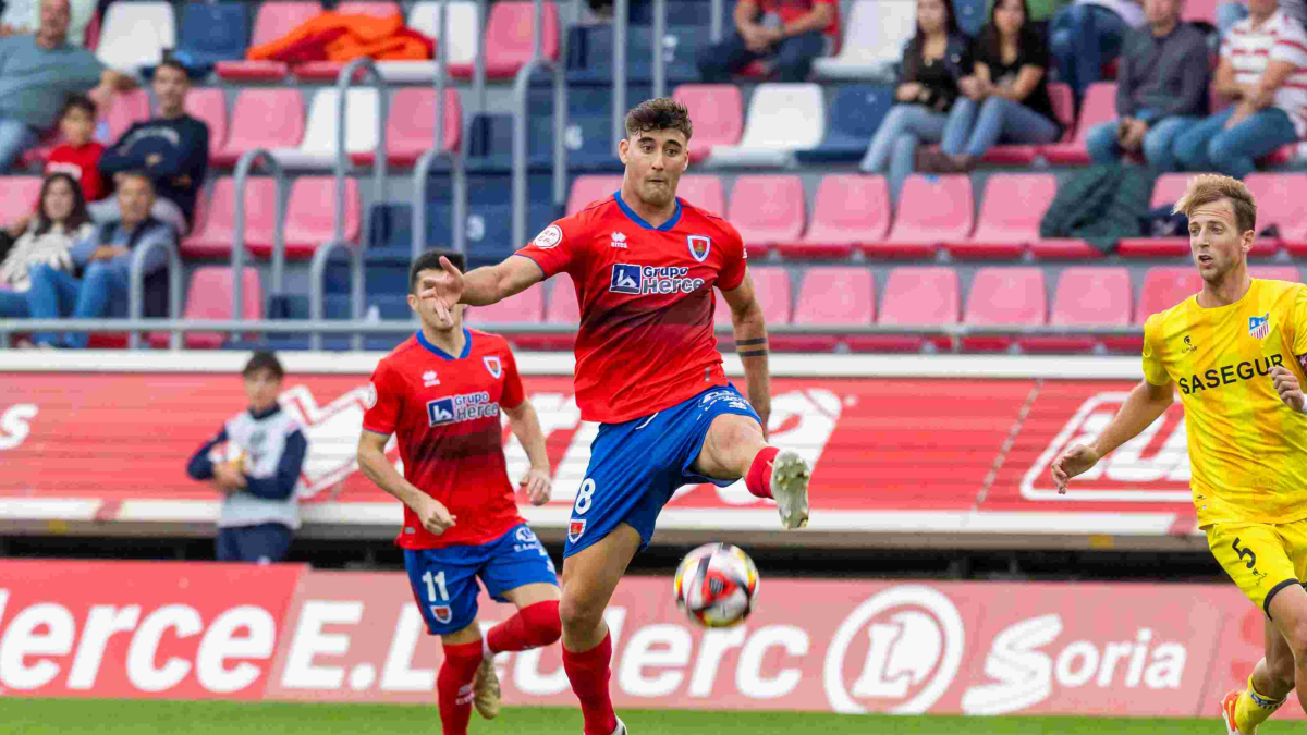 Alain Ribeiro anotó siete tantos el pasado curso con al entidad rojilla.