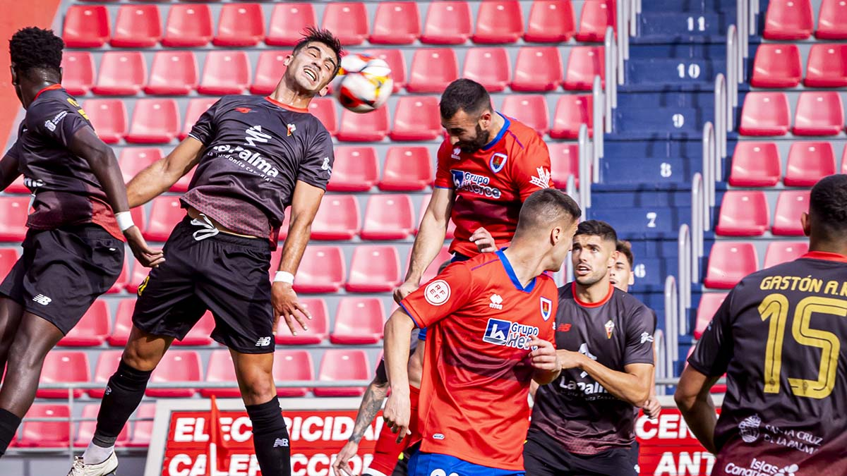 Lupu abría el marcador ante Mensajero con un certero cabezazo.