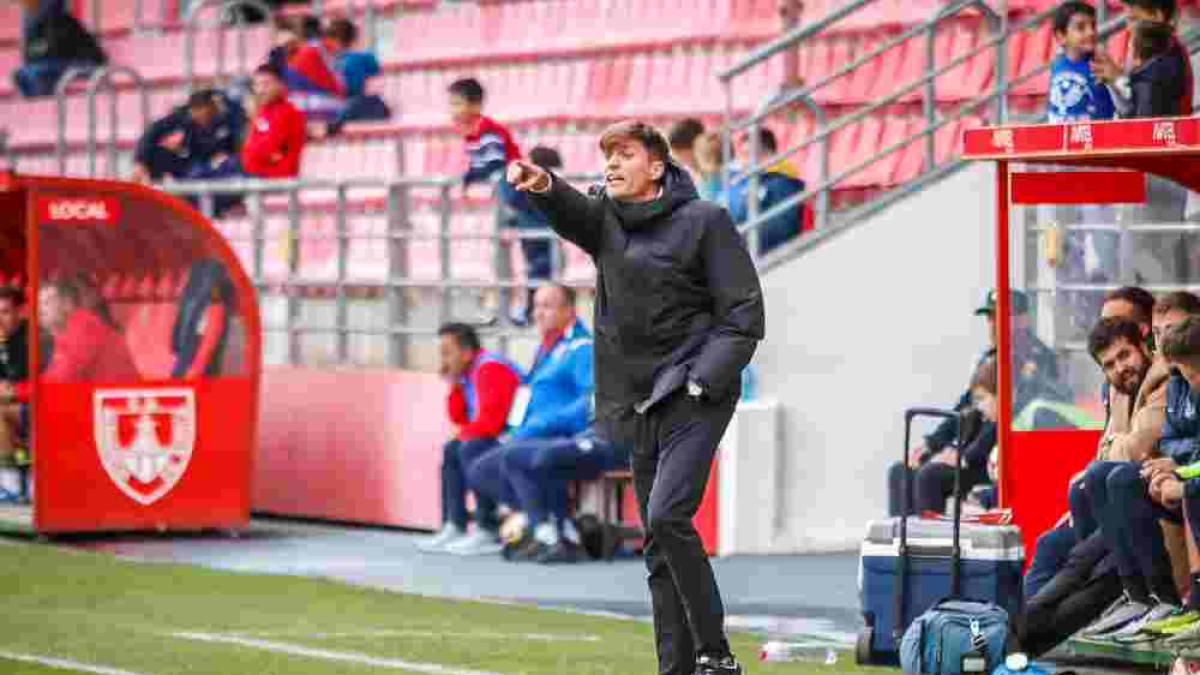 Pablo Álvarez en el partido de la primera vuelta ante el Numancia en Los Pajaritos.