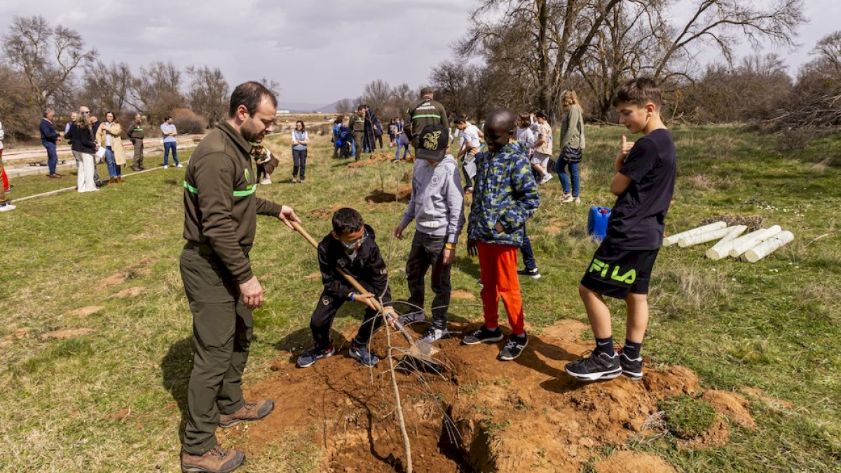 El PEMA de Garray fue el lugar elegido para la plantación en el Día de los Bosques