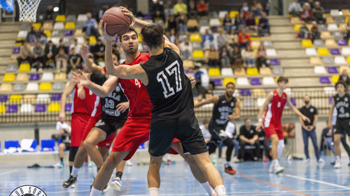 El equipo soriano mantuvo la igualdad en Valladolid hasta el último cuarto