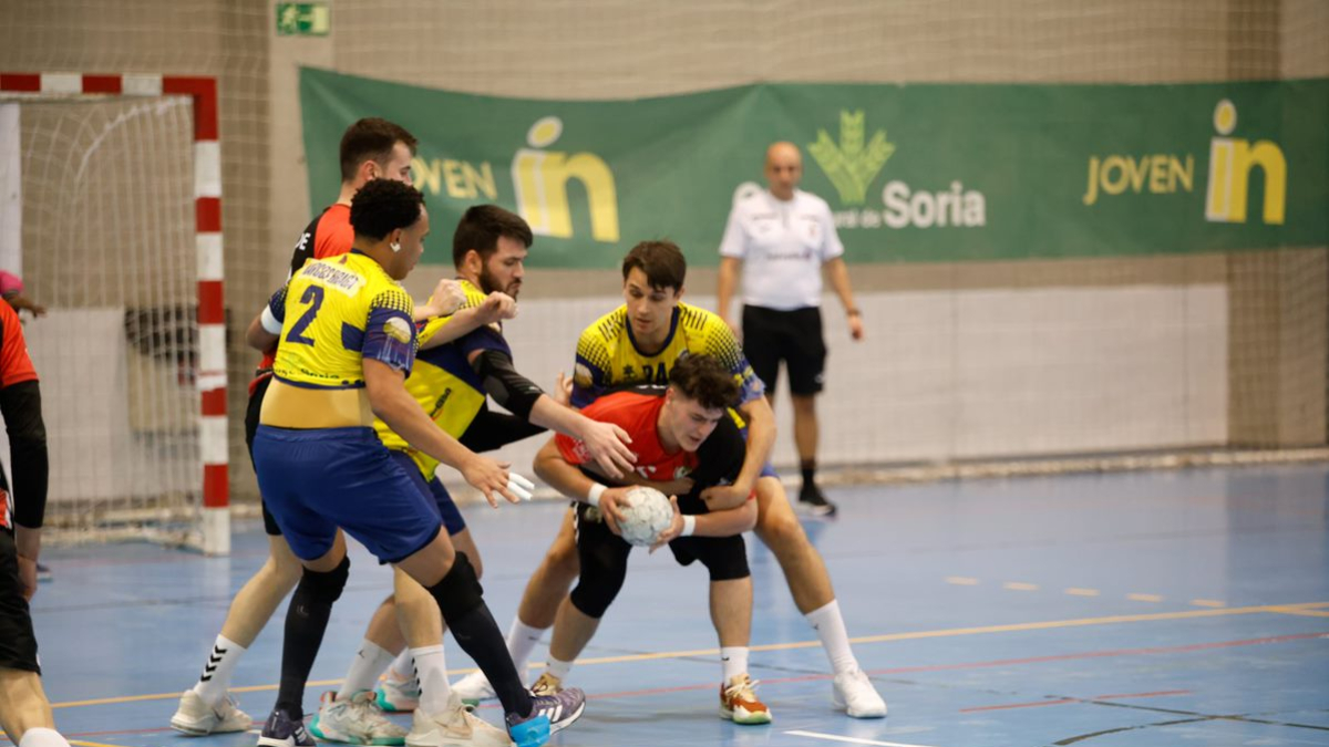El Balonmano Soria cierra la fase regular con pleno de victorias.