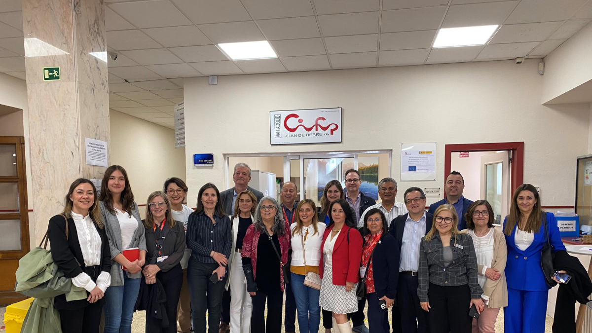 Personal docente del Community College durante su visita al centro 'Juan de Herrera'.