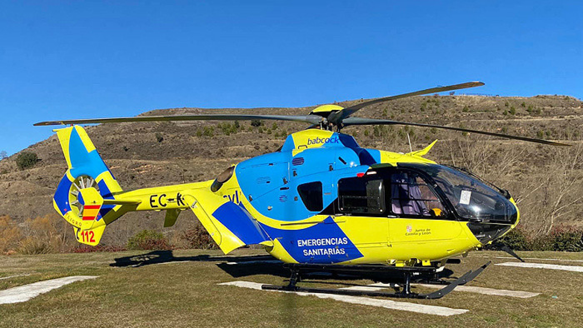 Un helicóptero medicalizado del Sacyl en una imagen de archivo. HDS