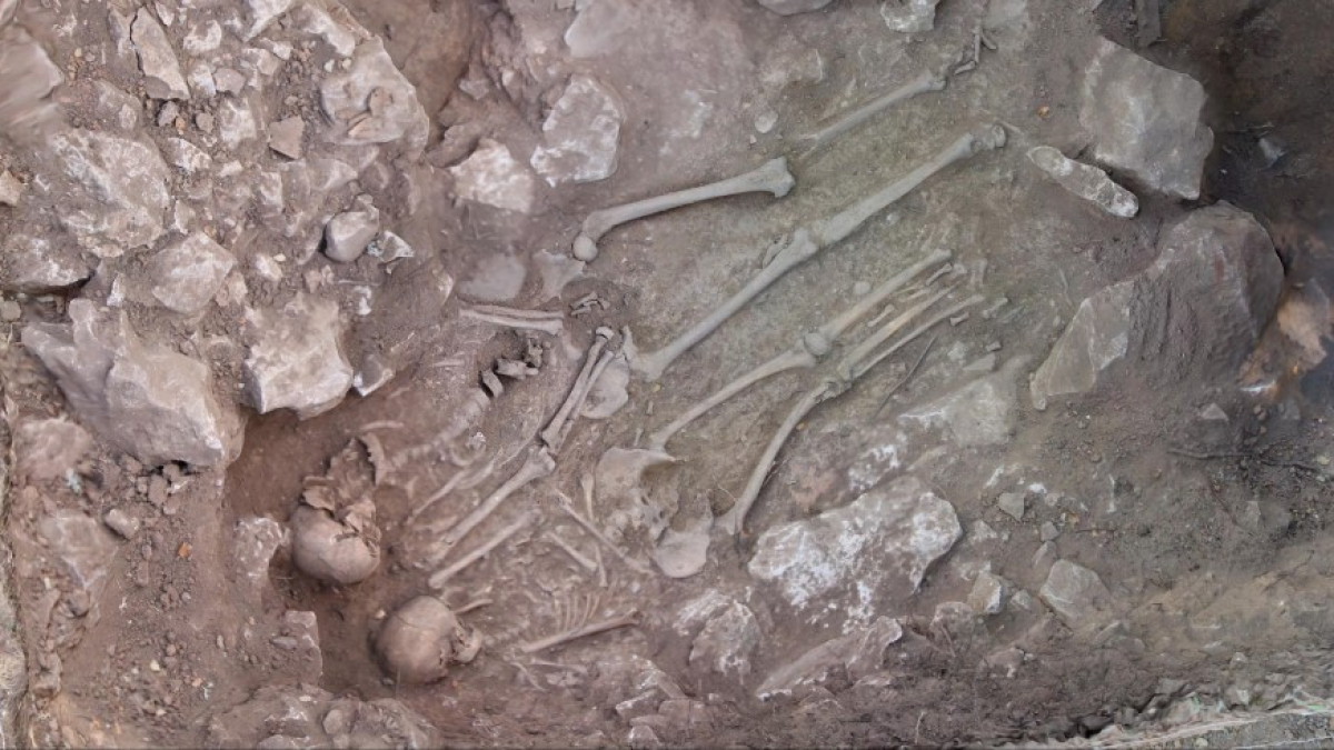 Restos humanos encontrados en el cerro de San Cristóbal de Las Cuevas de Soria (Edad de Hierro, siglos VI-IV a.C.)