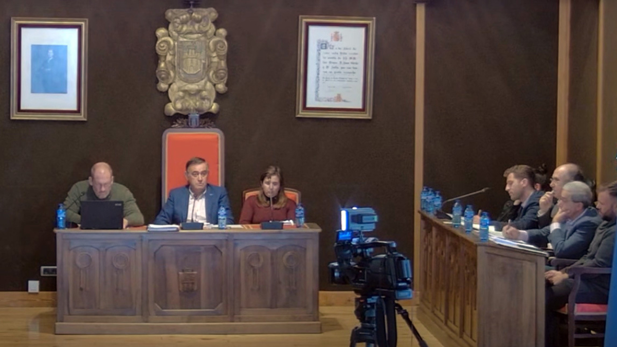 Imagen de archivo de un pleno celebrado en El Burgo.