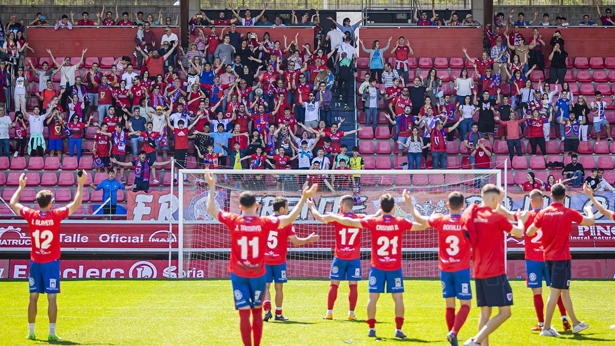 El Numancia espera celebrar el ascenso, aunque esta vez sea a cientos de kilómetros de Soria.
