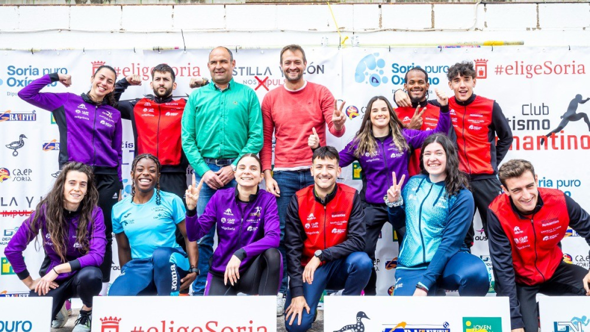 Varios atletas del las Celtíberas y del Numantino durante la presentación de la Liga de Clubes celebrada en Soria.