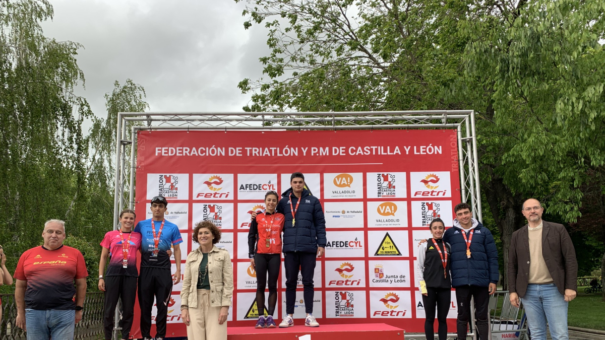 La deportista del Deporama en el pódium.