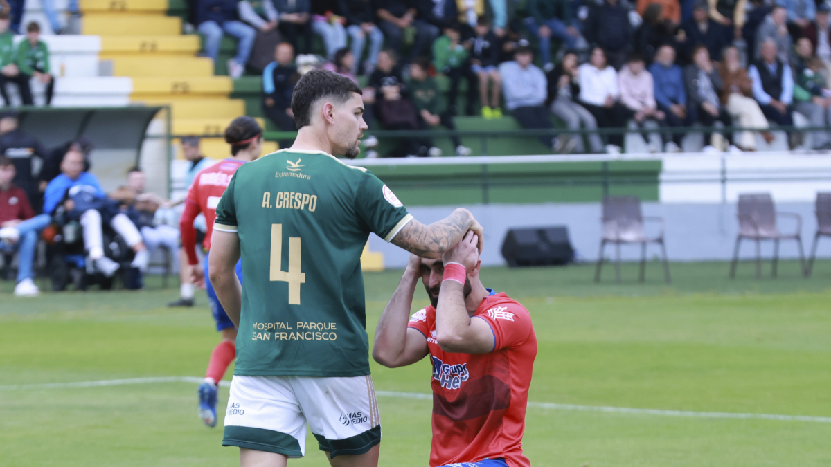 El Numancia deberá jugar el play off de ascenso tras perder ante el Cacereño y la victoria de la Segoviana y Sanse y ser tercero de grupo.
