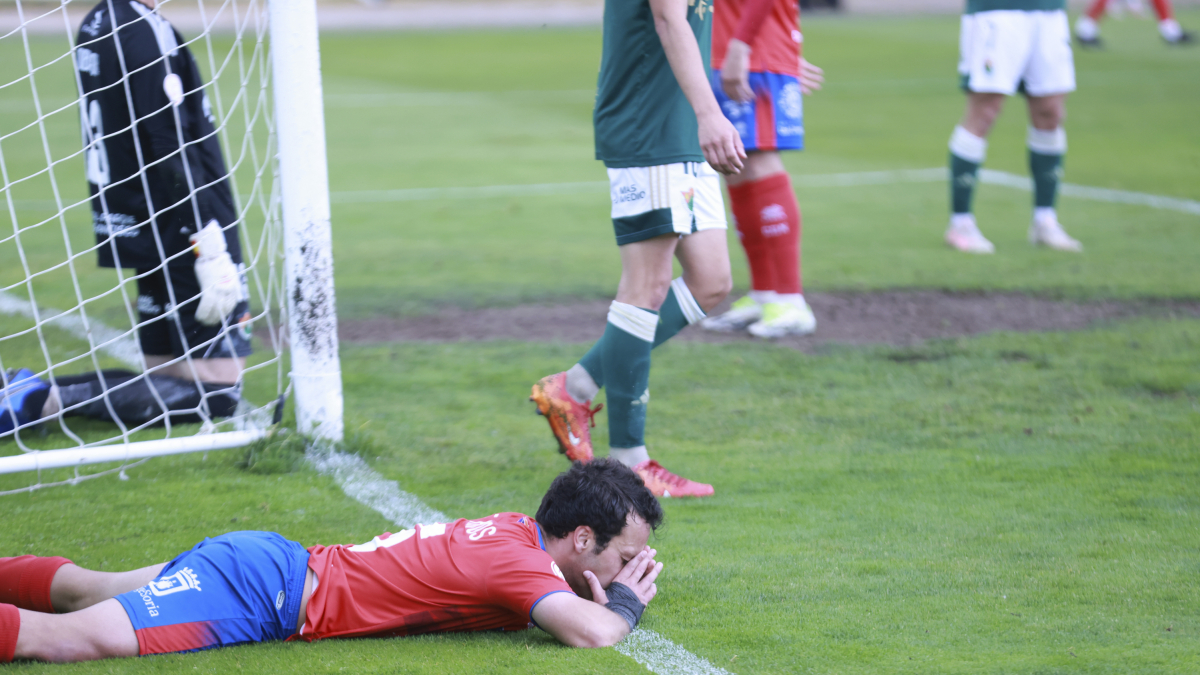 El Numancia disputará la promoción de ascenso tras perder en su último compromiso liguero ante el Cacereño.