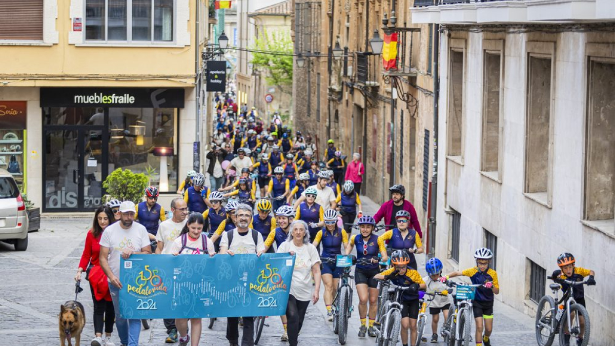 El movimiento Pedalovida durante su marcha por Soria.