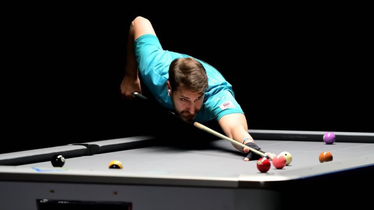 Javi del Santo durante una competición de billar.