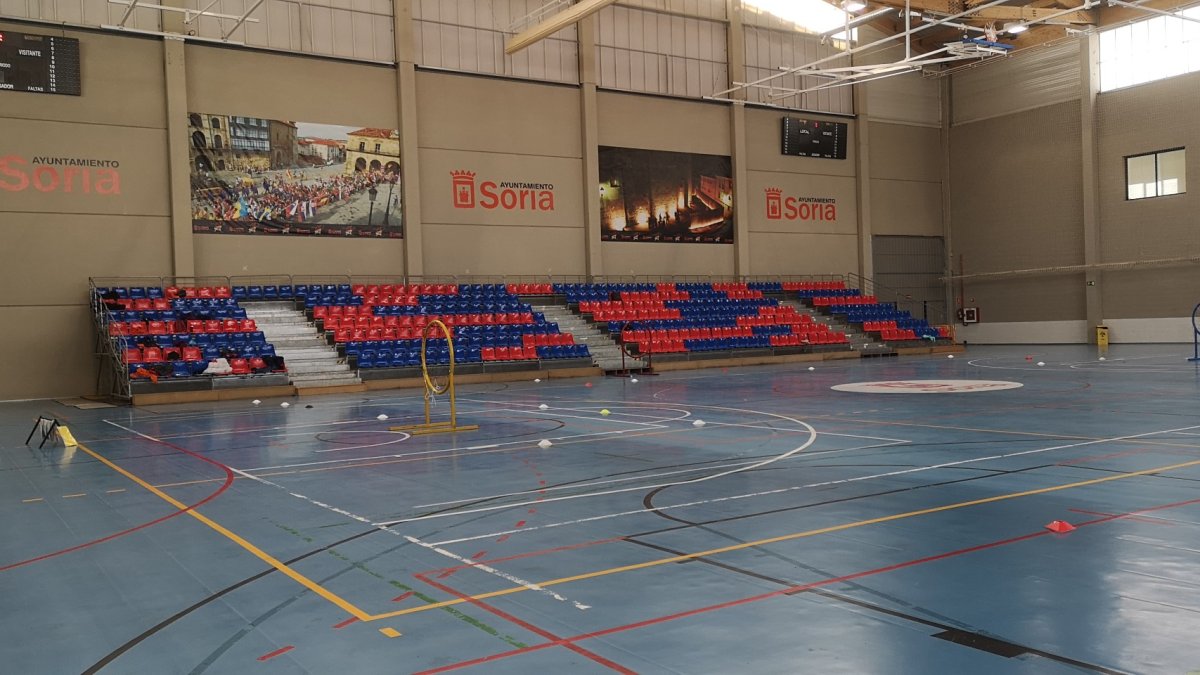 Interior del polideportivo San Andrés.