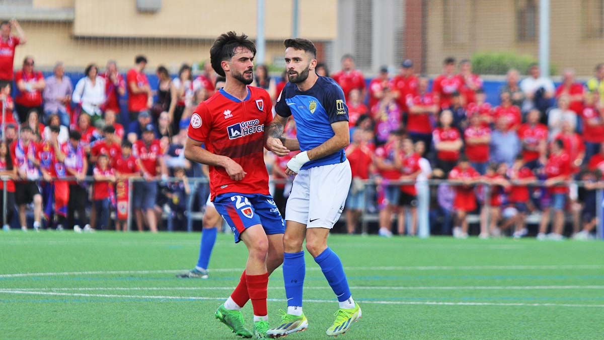 Saltaron chispas en el duelo entre Ballarín y Asier Grande