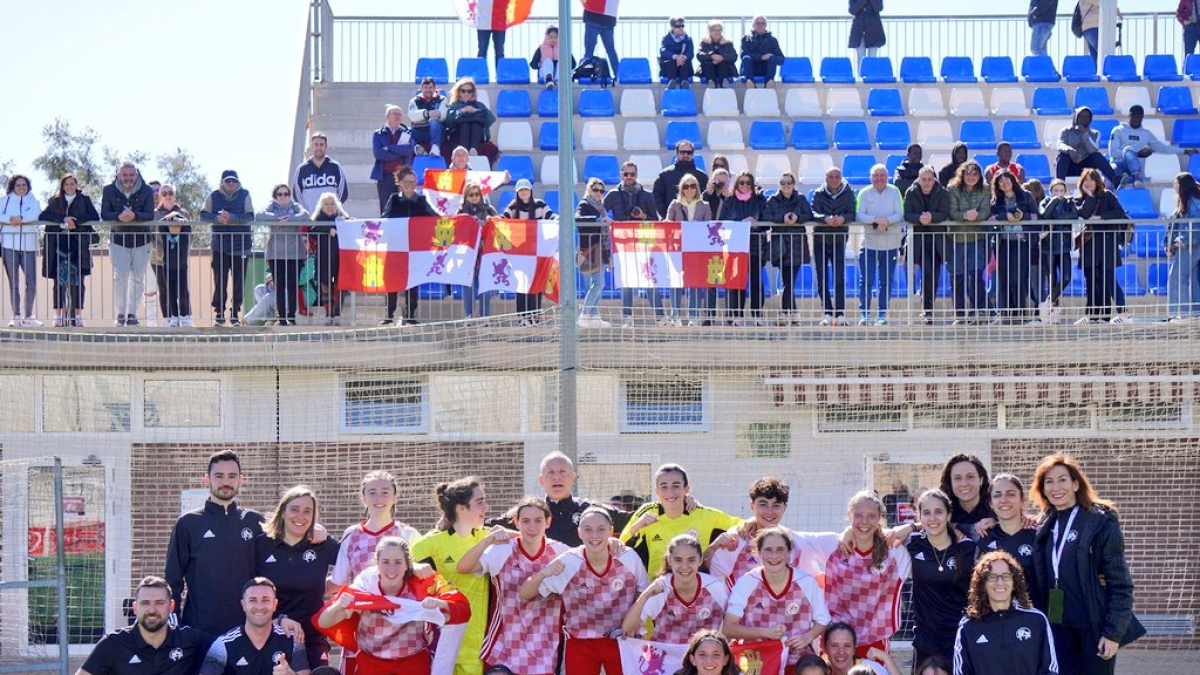 El combinado regional de Castilla y León sub-15 durante una de las fases previas del torneo.
