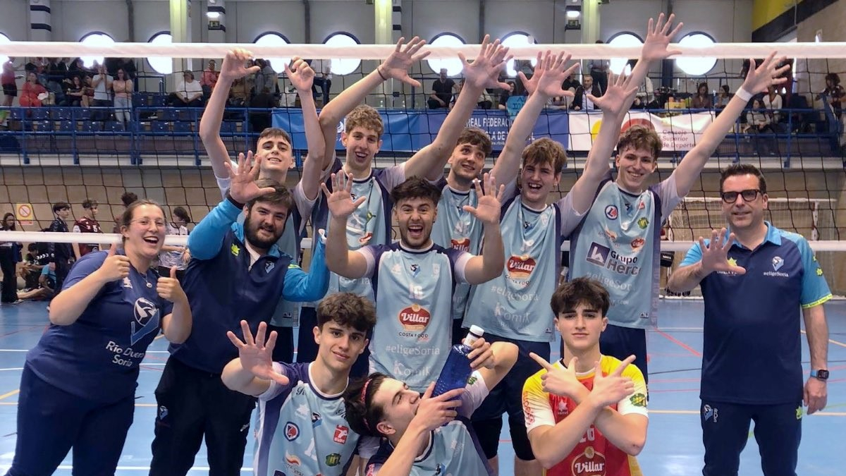 La plantilla del C.V. Río Duero se cuela en la final del Campeonato de España.