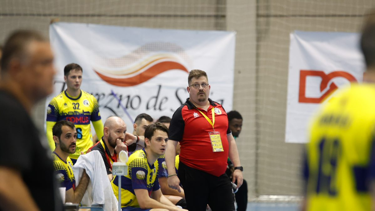 El equipo de Jordi Lluelles intentará acabar como mejor segundo de las tres fases de ascenso para disputar la reválida ante Ibiza.