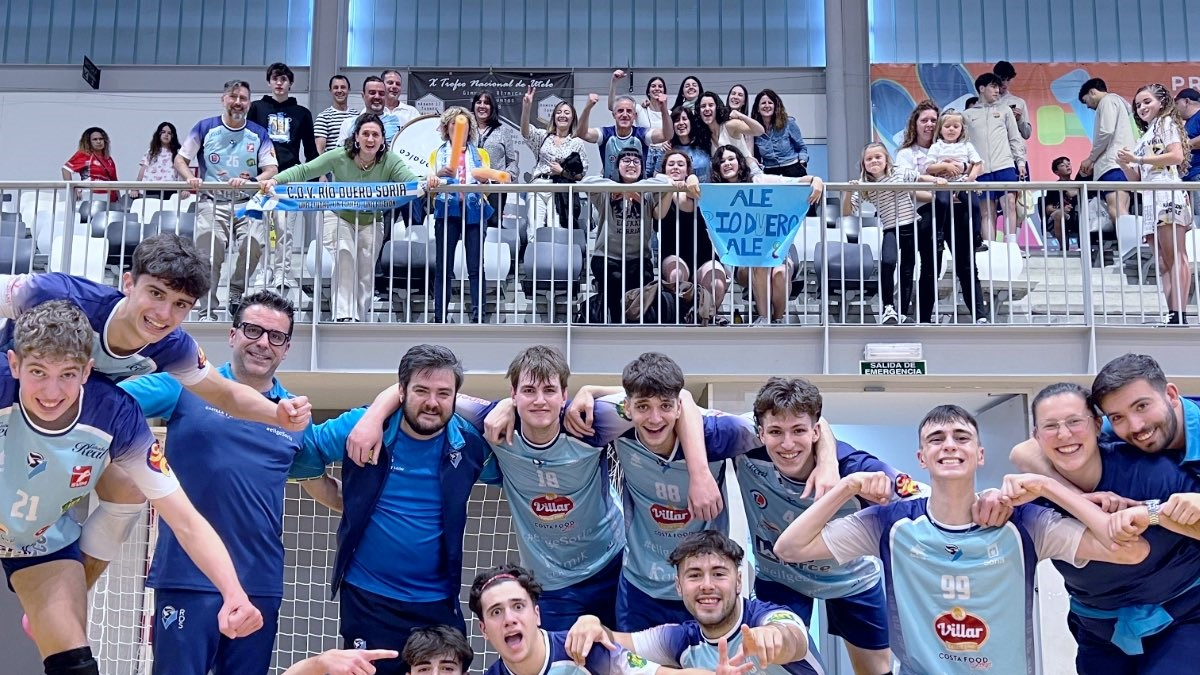 El equipo júnior del C.V. Río Duero durante el Campeonato de España celebrado en Zaragoza.
