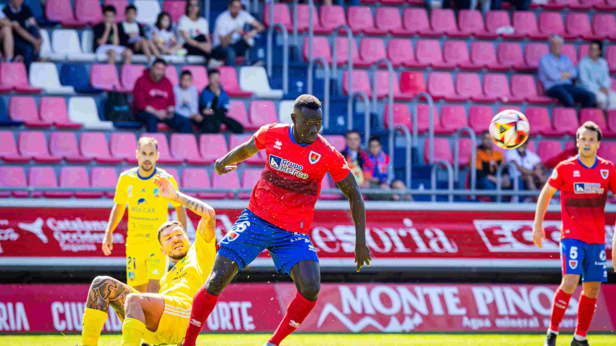Moustapha continuará la próxima temporada en el C.D. Numancia.
