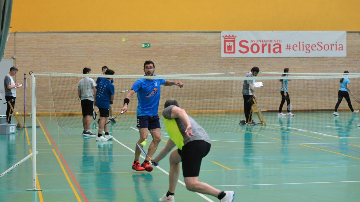 Varios jugadores durante un torneo en el Fuente del Rey