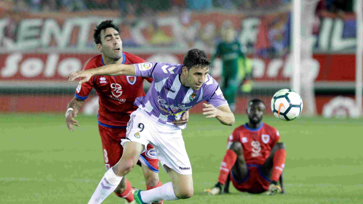 Escassi y Jaime Mata en la final por el ascenso a Primera División en junio de 2018.