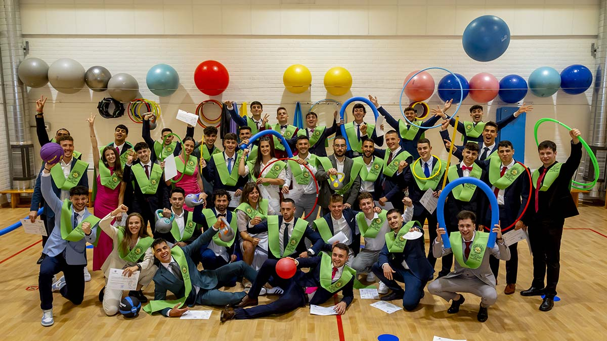 Los alumnos de la primera promoción de Ciencias de la Actividad Física y el Deporte en el gimnasio del Campus.