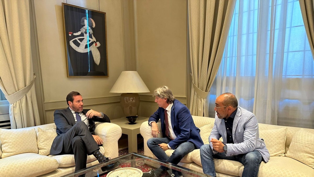 Puente, Mínguez y Rey durante la reunión.