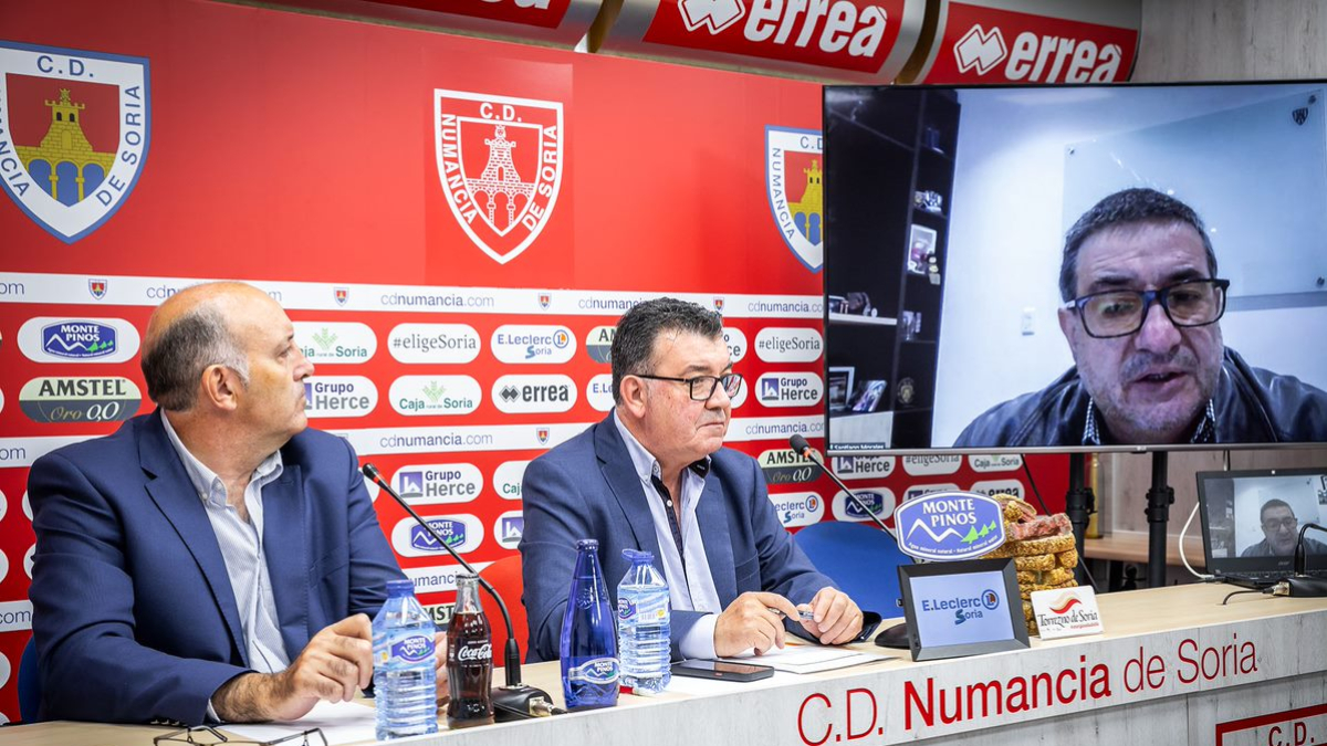 Javier Jiménez y Patricio de Pedro durante su intervención en presencia de Santiago Morales, quién intervino por video conferencia.