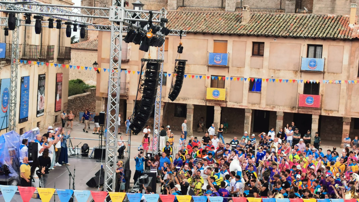 Imagen de la charanga en la plaza de Medinaceli.