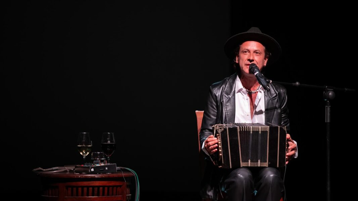 Coti, en una actuación.