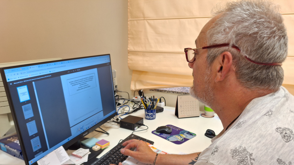 Trabajador en el Ayuntamiento de Almazán.