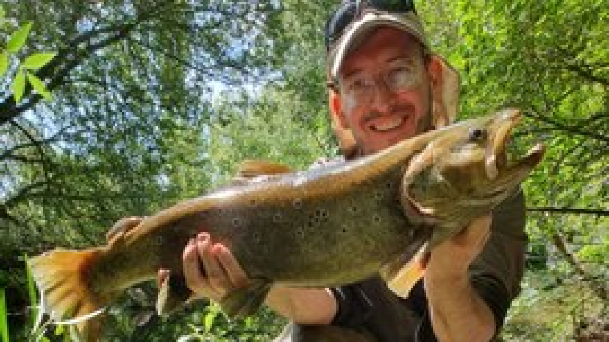 Pesca en Soria. Sacan una trucha de más de tres kilos en el Coto del Ucero