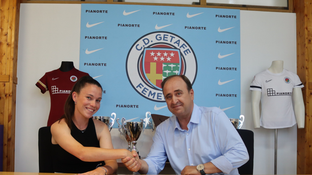 Marta Charle defenderá los colores azulones del Getafe la próxima temporada.