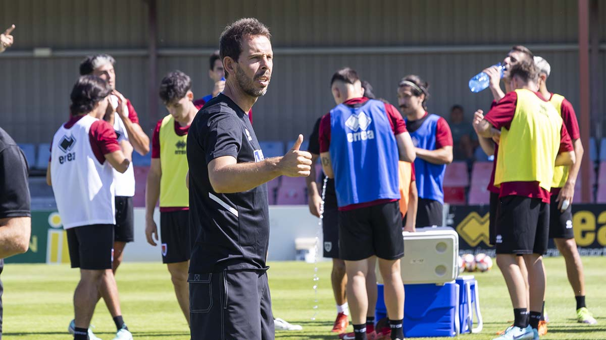 Aitor Calle durante el primer entrenamiento de pretemporada del equipo.