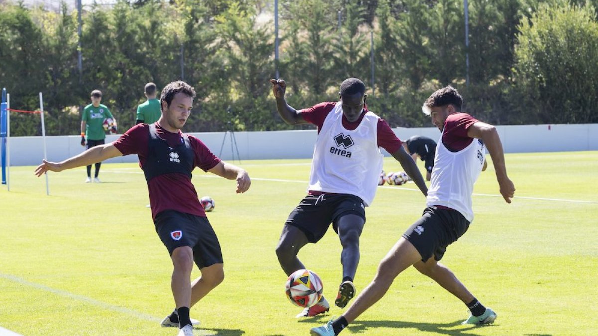 La plantilla del Numancia retoma este lunes los entrenamientos después del descanso navideño