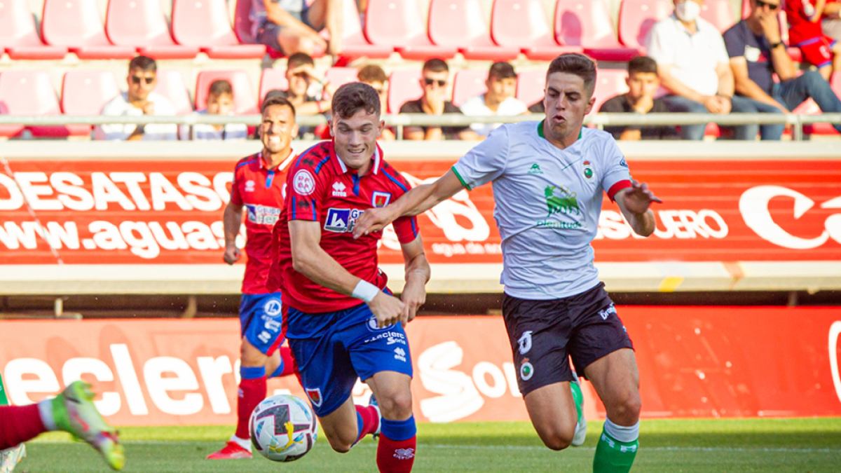 David González durante un partido en Los Pajaritos con la elástica del Numancia.