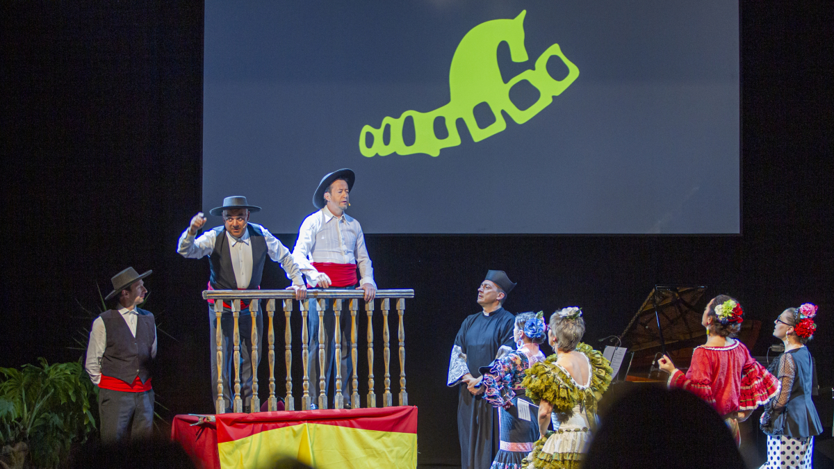 Actuación del grupo La Bo-Eme en la clausura del Festival de Cortos. MARIO TEJEDOR