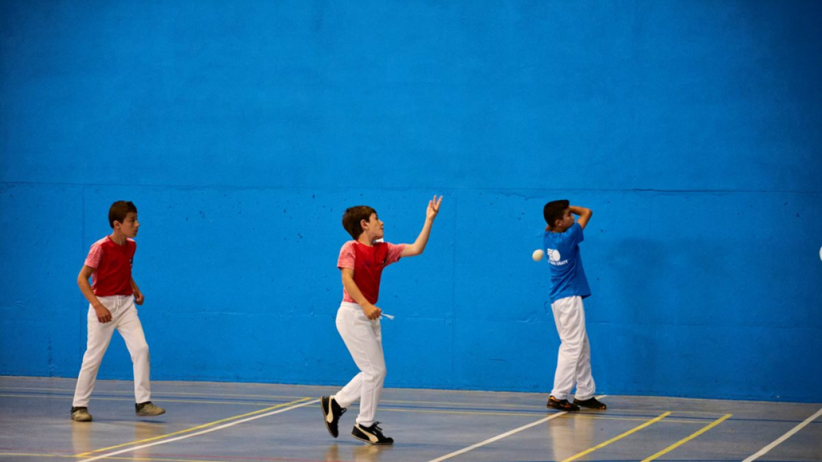 Jugadores de pelota durante un torneo disputado en Golmayo.