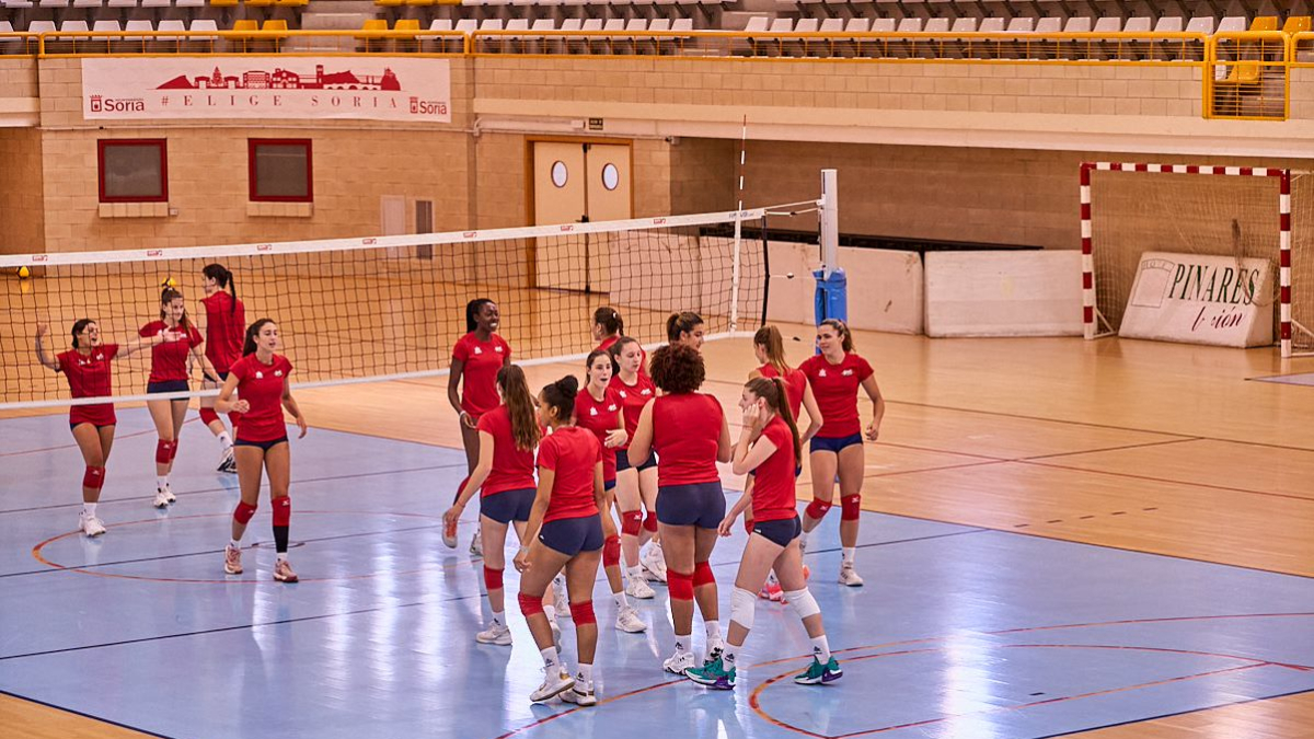 La selección femenina sub20 durante el entrenamiento en Los Pajaritos.