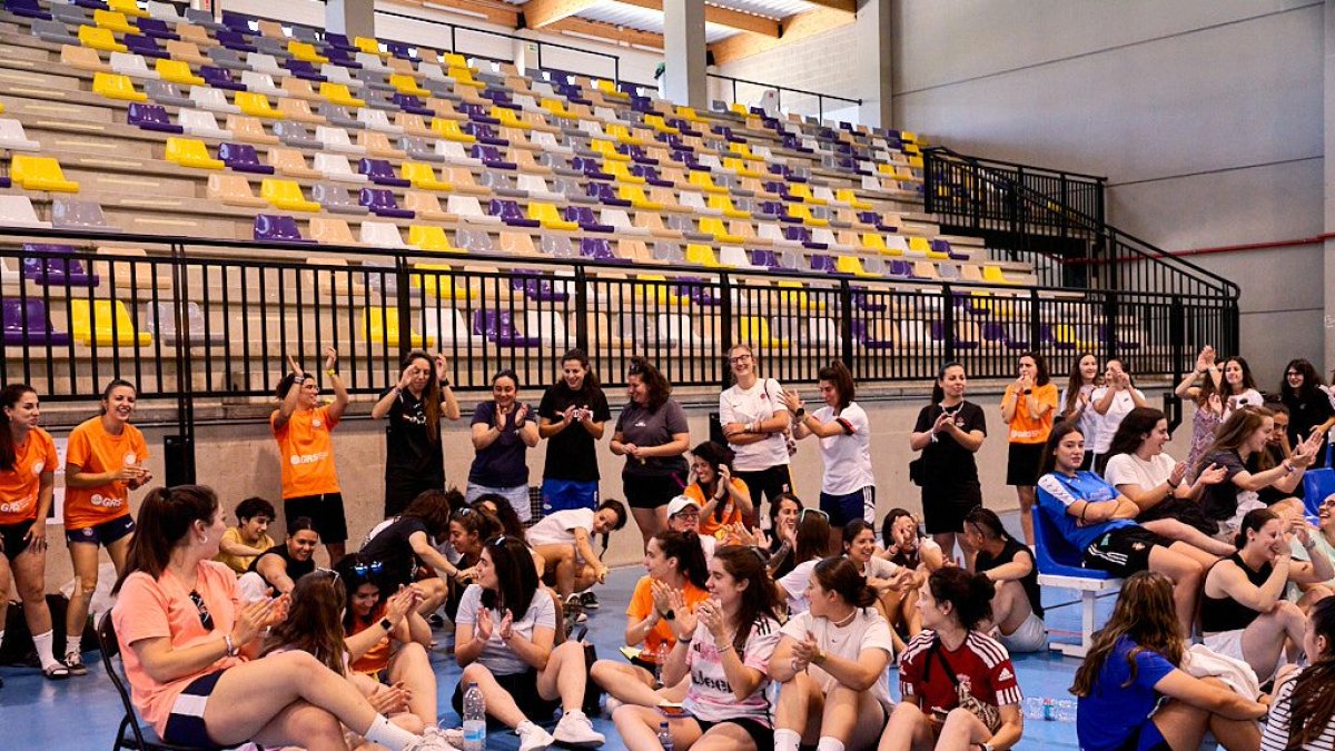 Jugadoras del torneo de fútbol sala femenino que se celebra en el verano en Soria.