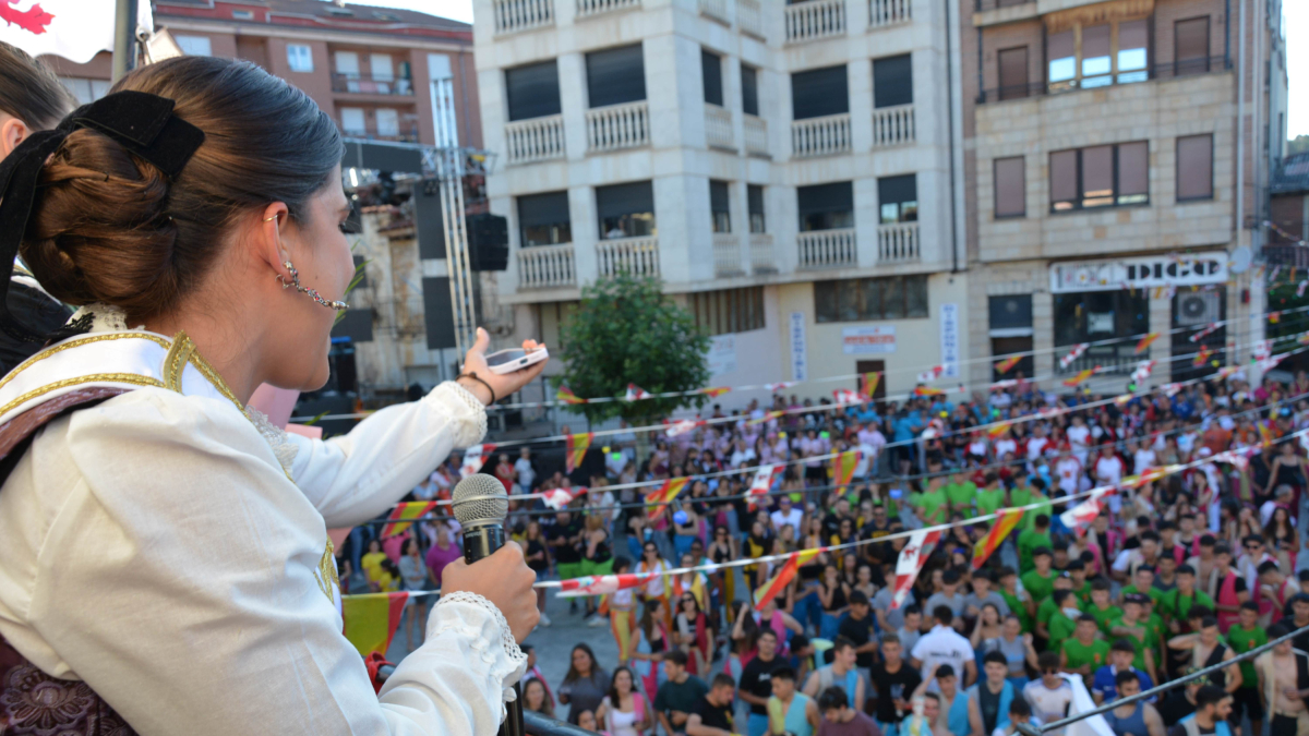 Un momento del pregón de las fiestas de Santa María Magdalena de San Leonardo.