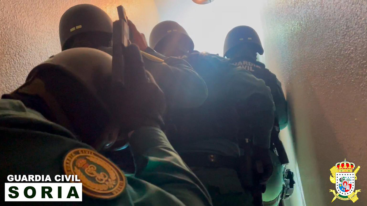 Guardias durante la intervención.